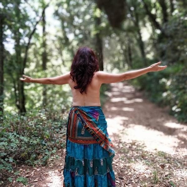 Mujer brazos abiertos Retiro de la Misión mujerconsciente Mujer brazos abiertos Retiro de la Misión mujerconsciente